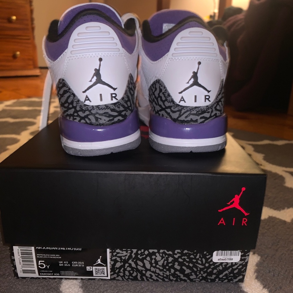 Air jordan retro 3 (gs) purple and black never worn size 5